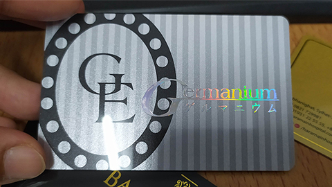 พิมพ์การ์ด pvc เฉพาะจุดสีทอง บัตรพิมพ์เคเงิน ทำบัตรปั๊มฟอยล์
